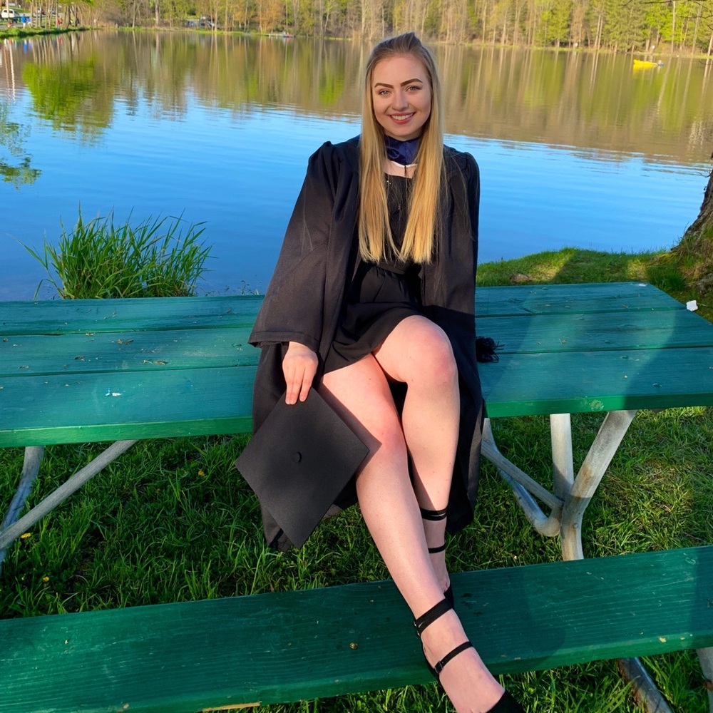 Meet your Posher, Alyssa